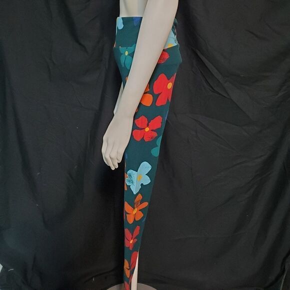 LuLaRoe Green Floral Leggings (OS) - Picture 4 of 6
